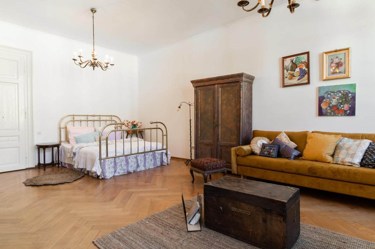 City Center Art Deco Apartment Μπρασόβ Εξωτερικό φωτογραφία