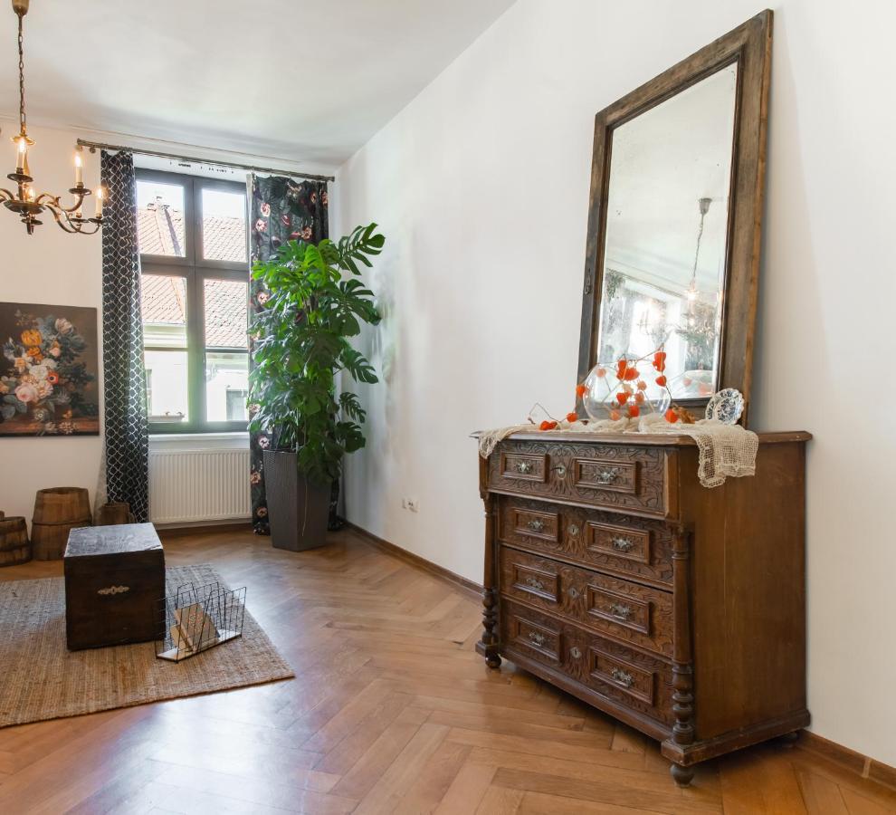 City Center Art Deco Apartment Μπρασόβ Εξωτερικό φωτογραφία
